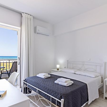 Azure Seaside Apts Magnisía المظهر الخارجي الصورة