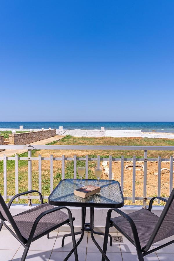 Azure Seaside Apts Magnisía المظهر الخارجي الصورة