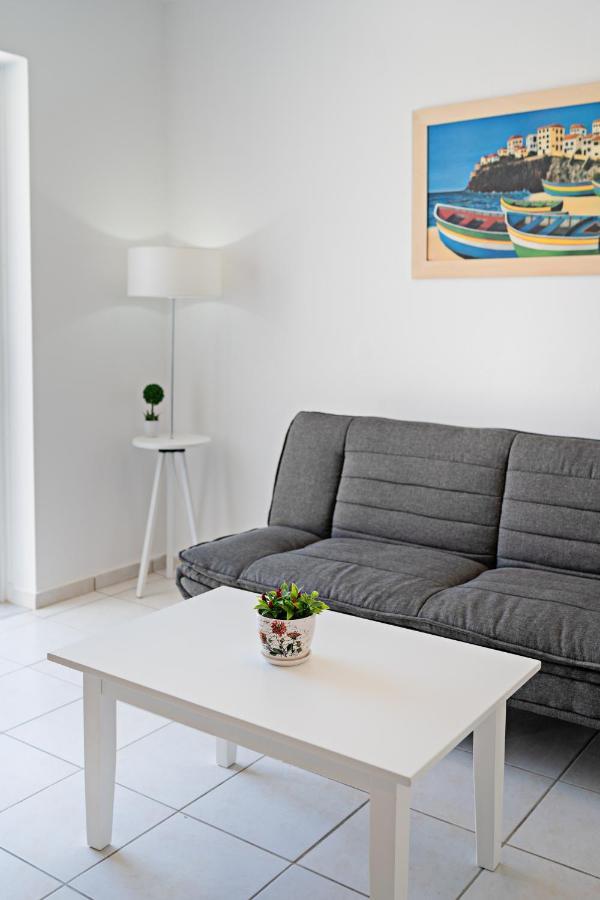Azure Seaside Apts Magnisía المظهر الخارجي الصورة