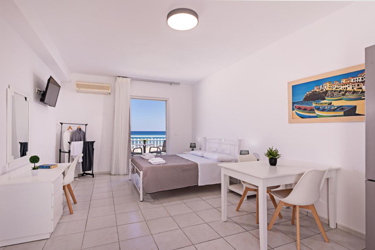 Azure Seaside Apts Magnisía المظهر الخارجي الصورة