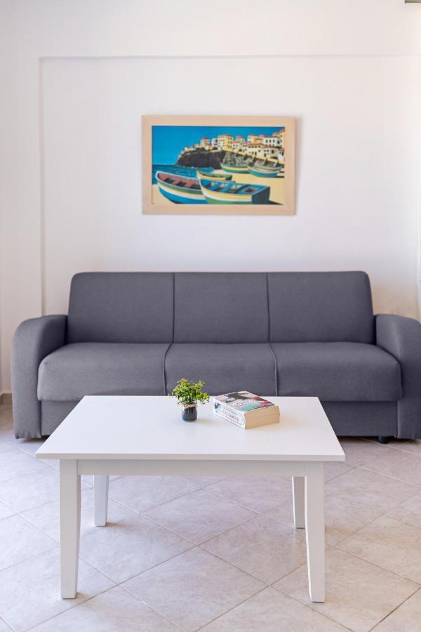 Azure Seaside Apts Magnisía المظهر الخارجي الصورة